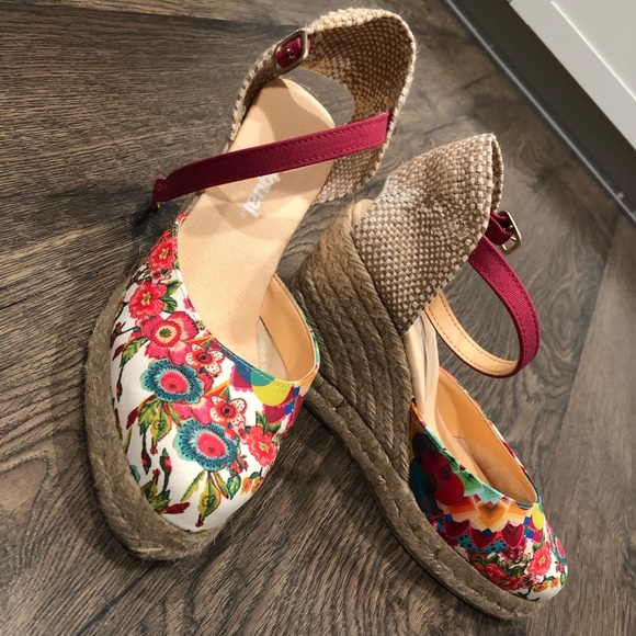 Floral Desigual Wedge Espadrilles 🌸 - Picture 8 of 8